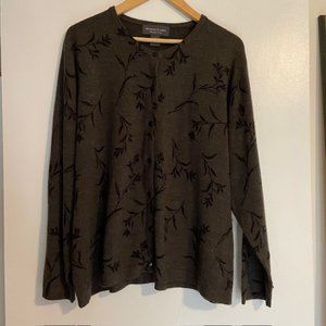 Dark Gray Long-Sleeved Cardigan with Buttons in Beaded Leaf Design